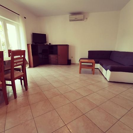 Apartamento Haus Maro Supetarska Draga Habitación foto