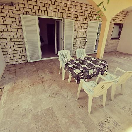 Apartamento Haus Maro Supetarska Draga Habitación foto