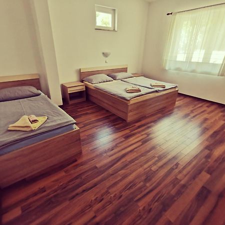 Apartamento Haus Maro Supetarska Draga Habitación foto