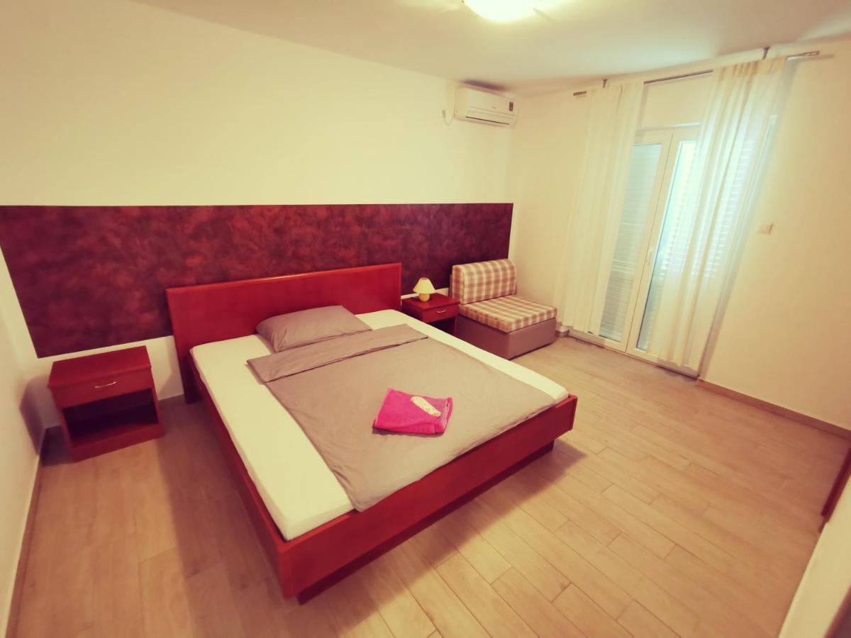 Apartamento Haus Maro Supetarska Draga Habitación foto